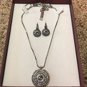 2-Set of Mariana Necklace and earrings